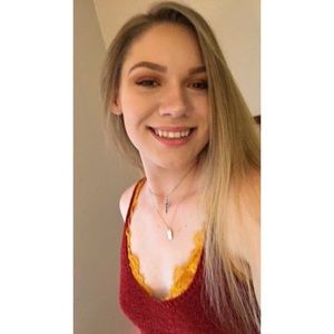 Meet your Posher, Casey